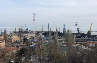 Попри удари по Україні, Росія поскаржилась на обстріл іноземного судна в Азовському морі